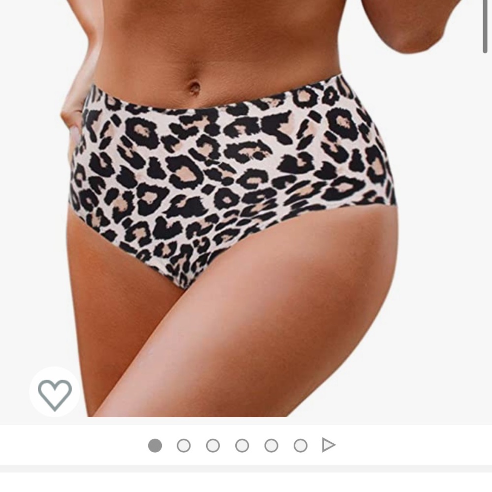 Women’s high waisted leopard bikini bottom, size medium Never worn